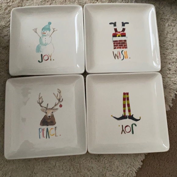 Rae Dunn Christmas holidays plates!